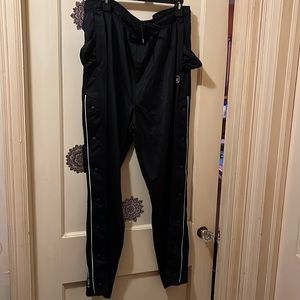 Gently loved men AND1 black track pants. Size2XL smoke free.
